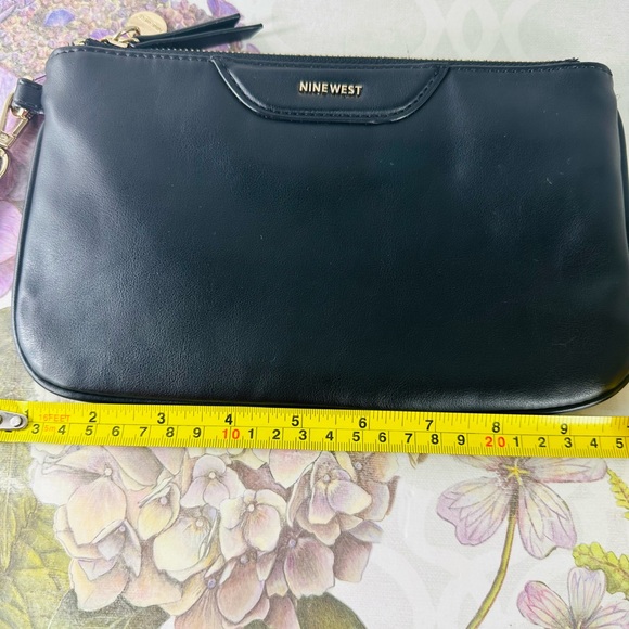 NINE WEST BLACK FAUX LEATHER WRISTLET - Picture 10 of 10